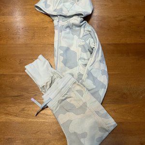 Target All in Motion Size 7/8 Camo Jogger Set